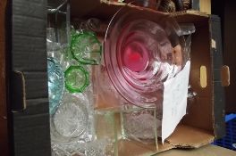 Assorted glassware to include an art glass bowl, c