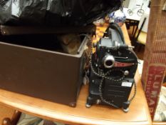 Pathescope Limited projector with a quantity of re