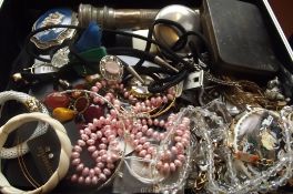 Presentation case with costume jewellery and other