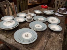 Part Royal Doulton dinner service i the Rose Elega