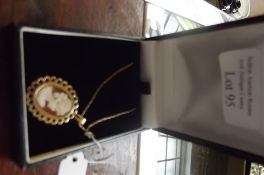 9 ct gold cameo pendant