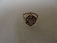 9ct gold dress ring with an oval cameo