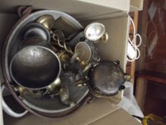 Box of brass ware to include a jam pan