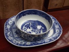 2 pieces of blue and white