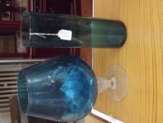2 pieces coloured glass
