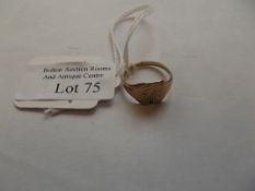 9ct gold ring. approx 2 grams