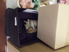 2 collectable figures