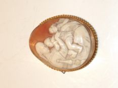15ct gold Cameo brooch with safety chain
