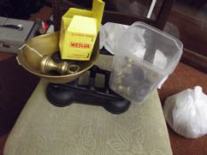 Set of balance scales and weights