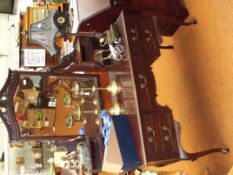 Mahogany mirrored dressing table on cabriole legs