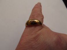 18 ct gold ring with 3 diamonds