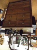 Set of drawers with a mirror