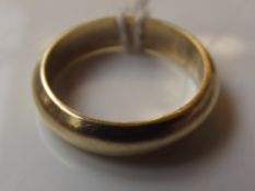 14 carat gold wedding band, 3 grams