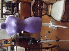 Freestanding mannequin