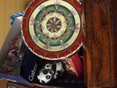 Mixed box of collectables