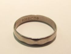 18 carat white gold wedding band, size M
