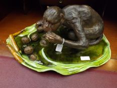 Bretby monkey gathering nuts Rd317404 (age ware) 4