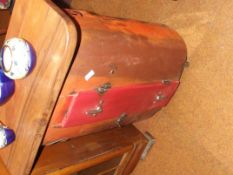 Wine rack in the form of tractor front with boarde