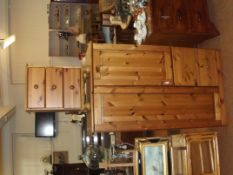 Pine wardrobe and set of 3 drawers