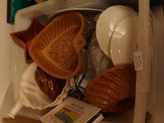 Box of ceramic jelly moulds and others