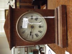 Early 20th century oak cased mantel clock