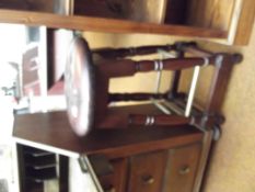 Deep buttoned leather seated bar stool