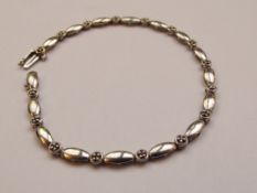 9 carat gold white gold bracelet, 4.2 grams