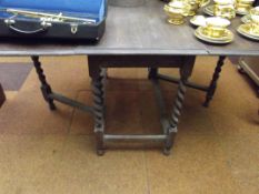 Early 20th century gate leg drop leaf dining table