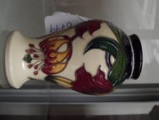 Moorcroft vase, Anna Lily, 10cm
