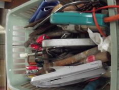 Quantity of hand tools and hardware items to inclu