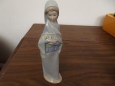 Lladro figure, girl with flowers