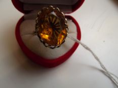 9 ct gold dress ring with large citrine, size T