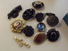 Collection of Victorian brooches and other later e