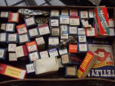 Large collection of old radio valbe