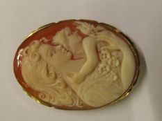 18 carat gold mounted shell cameo brooch/pendant,
