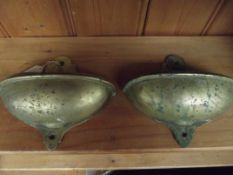 2 brass wall fonds
