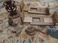 2 sliding bookends and other carved figures