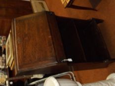 Small oak Larkin desk