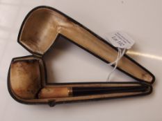 Vintage pipe with a 9 ct gold band, A/F