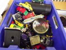 Large collection of Dinky and Corgi models to incl