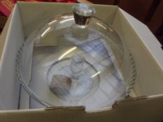 Patisserie glass dome together with further glassw
