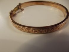 9ct gold bangle with safety chain 7.4 grams
