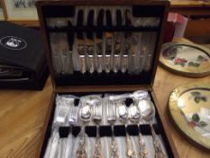 Oak cased canteen of cutlery