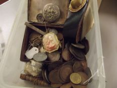 Various collectables to include a cameo brooch