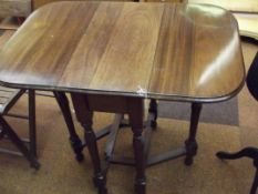 Very good quality drop leaf table
