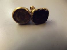 Two Victorian yellow metal seals