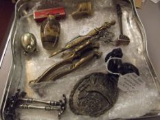 Assorted collectables to include a Chinese scent b