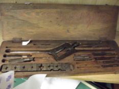 Vintage screw tapper