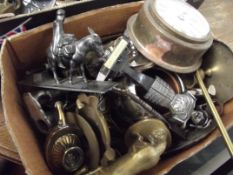 Assorted brass and metal ware to include a ship's