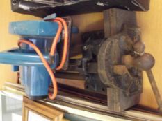 Bench vice and a circular saw